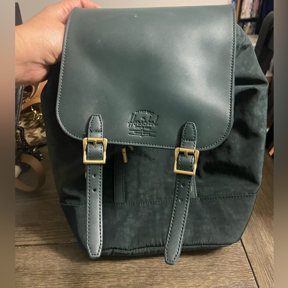 PRE OWNED Herschel Supply Co. Orion Retreat Mini Nylon/Leather Dark Green BP - Picture 5 of 5